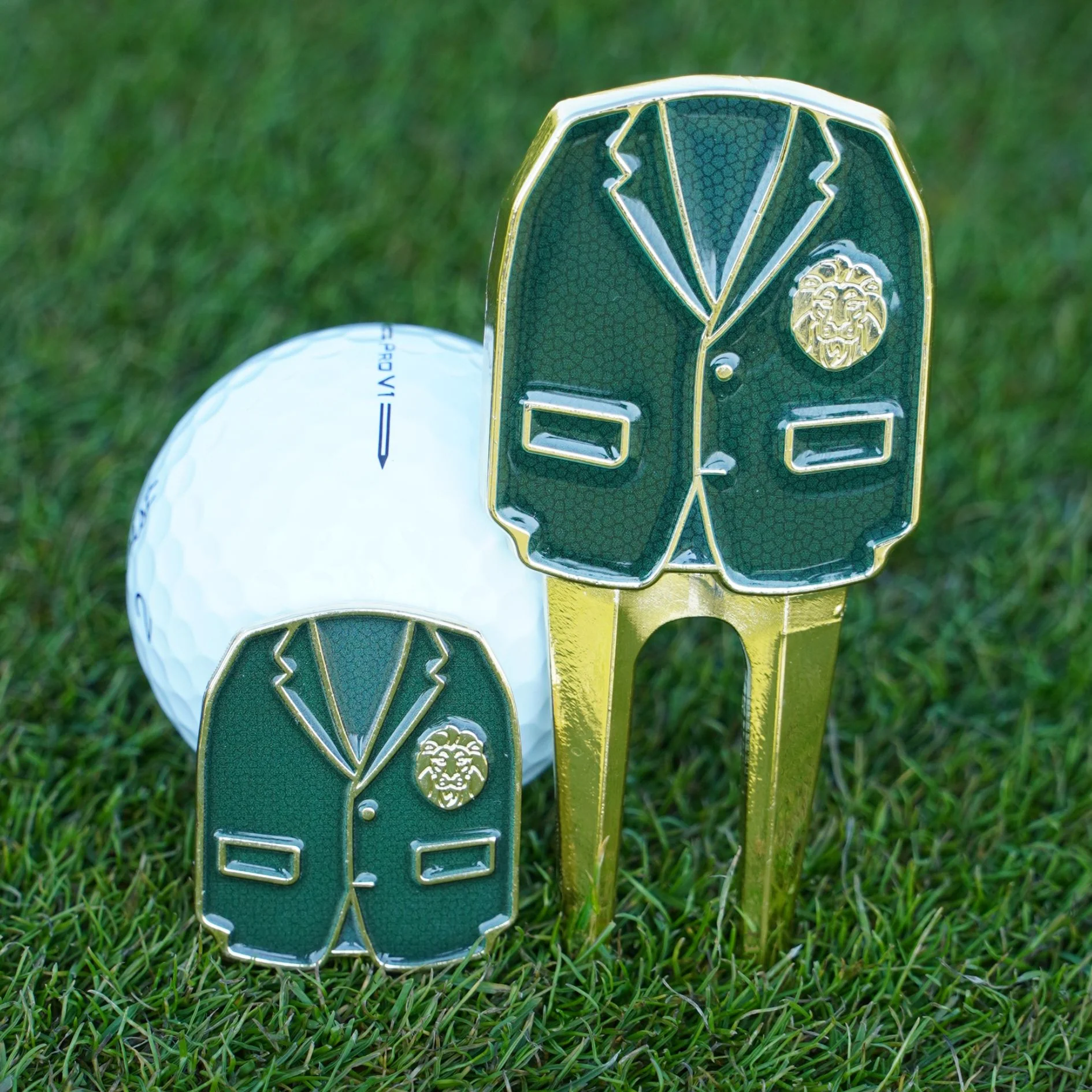 Green Jacket Ball Marker - Image 4